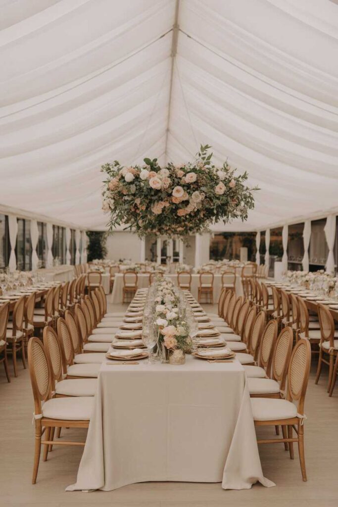 25+ Unique & Budget-Friendly Fall Wedding Table Décor Ideas for a Warm, Modern Celebration 6 Creating Cohesion Between Your Wedding Décor and Venue