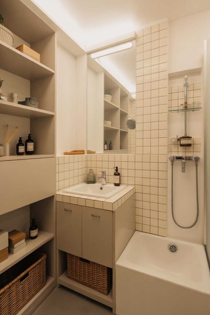 25+ Small Bathroom Design Ideas for a Stylish, Modern & Budget-Friendly Makeover 3 Storage Solutions That Keep Small Bathrooms Organized and Beautiful