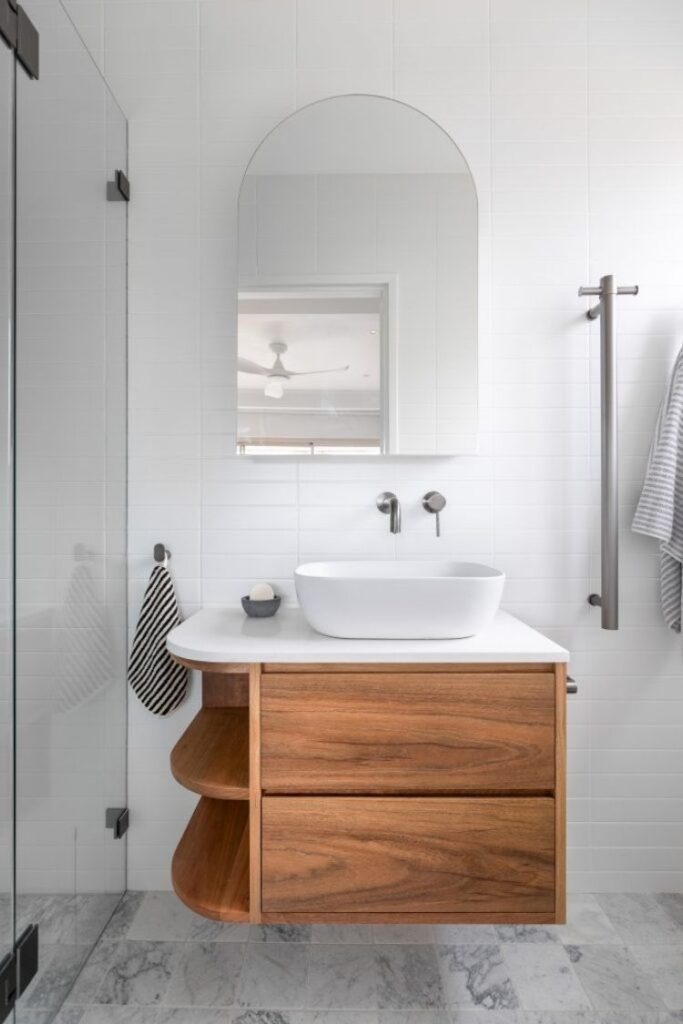 45 Bathroom Mirror Ideas That Instantly Elevate Your Space (Modern, Budget-Friendly & Aesthetic) 9 How to Choose the Right Bathroom Mirror Size and Placement