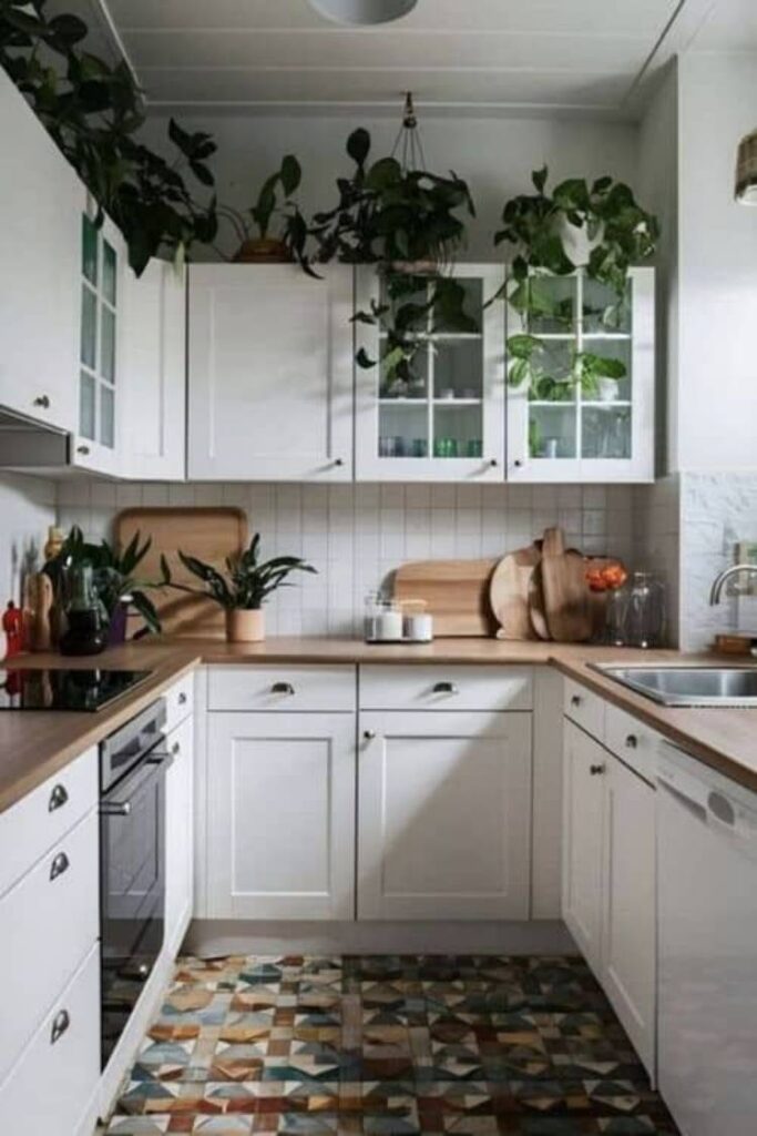 Small Kitchen Ideas That Feel Spacious, Stylish, and Surprisingly Functional (Budget-Friendly Inspiration) 8 Pinterest-Worthy Small Kitchen Styling Tips